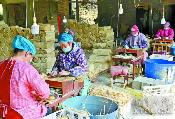 湘潭縣青山橋鎮(zhèn)竹制品加工帶動脫貧戶就業(yè)增收